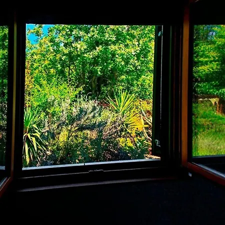 Freistehendes In Mit Sonniger Terrasse Und Panoramablick Holiday home